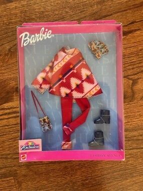 Barbie Fashion Avenue Coat Poncho Outfit 2001 TRU Exclusive New in Box